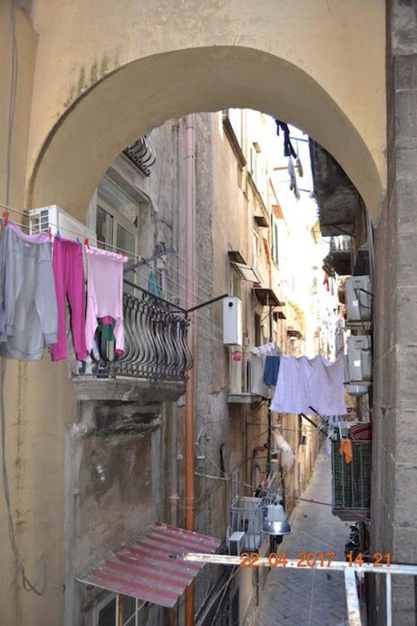 La Regina Di Vertecoeli Napoli Bagian luar foto